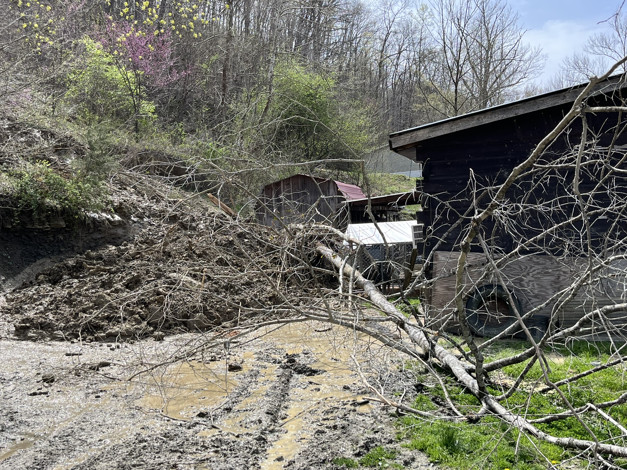 KGS Landslide and Engineering Geology Team responds to a landslide that impacted a home in Stanton, Powell County